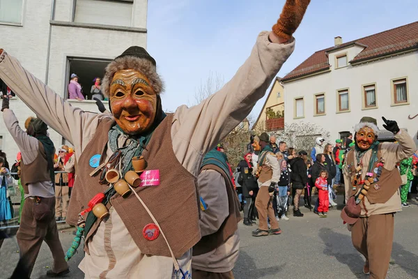 Donzdorf, Duitsland- 03 maart 2019: traditioneel carnavalsprocédé — Stockfoto