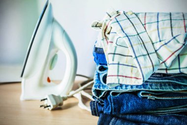 Giyim üzerine bir ahşap 