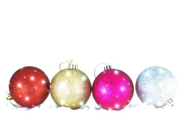 Beyaz bir arka plan üstüne.