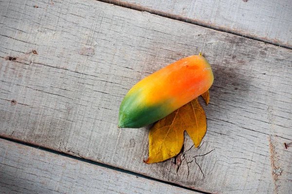 Papaya med ovanifrån. — Stockfoto