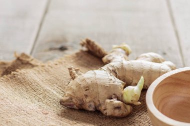 Bir ahşap zencefil.