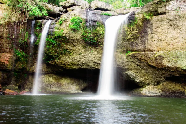 The beauty of waterfalls. — Stock Photo, Image