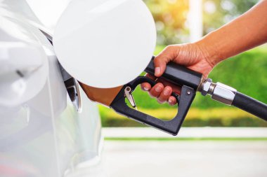 El ile yakıt bașlık.