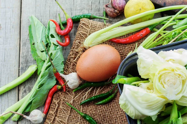 yumurta üzerinde çul.