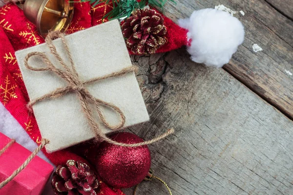 Caja de regalo para Navidad en madera . —  Fotos de Stock