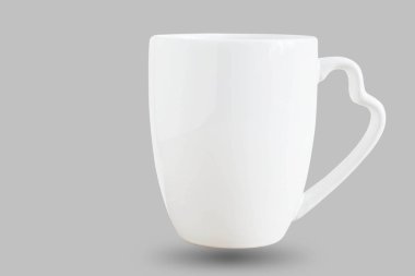 Gri bir arka plan üzerinde beyaz Kupası.