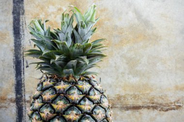 Duvar, ananas.