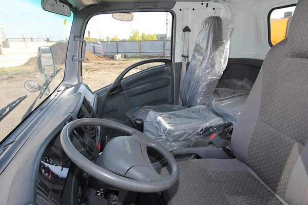 The interior of the truck cabin Isuzu inside - Russia Moscow 24 September 2016, at the construction site — Stock Photo, Image