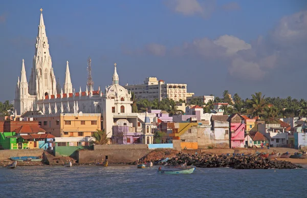 Fishing harbor with large church in background, KanyaKumari — Stock Photo, Image