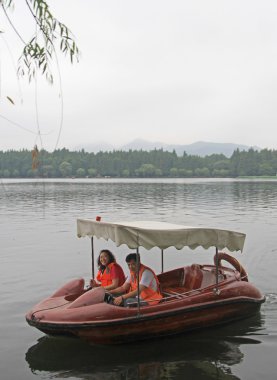 Hangzhou Batı gölde tekne