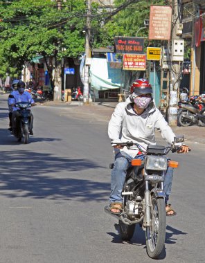 adam Vihn, Vietnam için açık bir scooter sürme