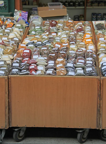 Stall med spannmål på gatan marknaden — Stockfoto