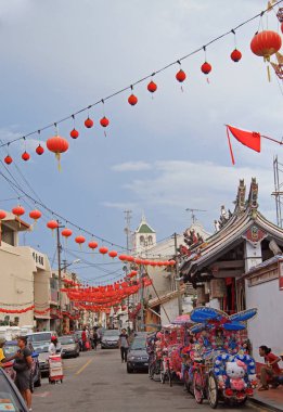 insanlar tarafından eski şehir yürüyor