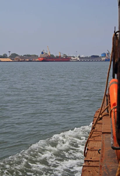 Puerto de puerto de Kochi del lado de un barco — Foto de Stock