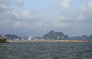 ha uzun bay Vietnam