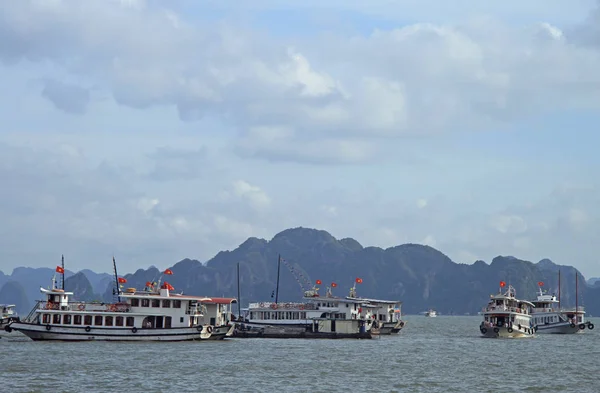 Ha long bay w Wietnamie — Zdjęcie stockowe