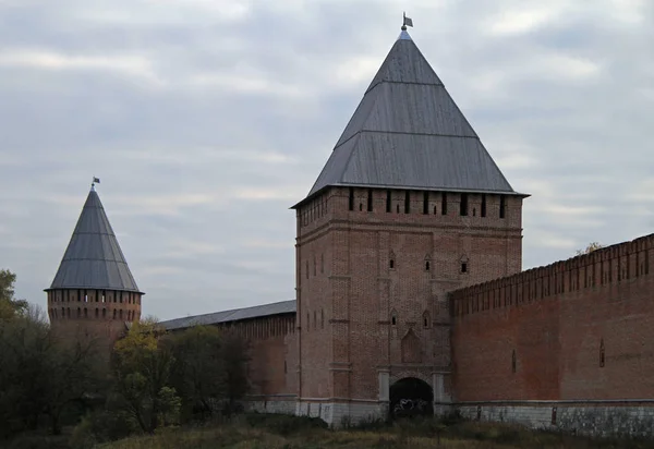 Antiguo Kremlin de Smolensk en el oeste de Rusia — Foto de Stock