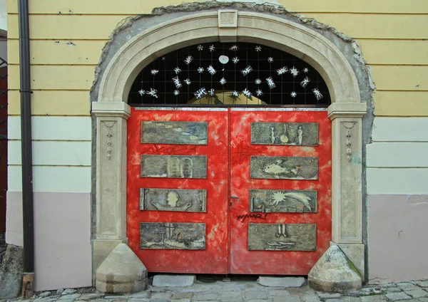 Zajímavé brány v Bratislavě — Stock fotografie