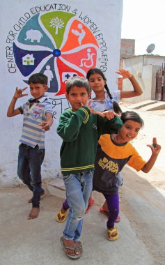 çocuklar için eğitim Jaipur, Hindistan merkezinde ziyaret