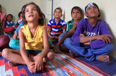 çocuklar için eğitim Jaipur, Hindistan merkezinde ziyaret