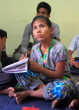 Kız Jaipur, Hindistan Eğitim Merkezi ziyaret etti