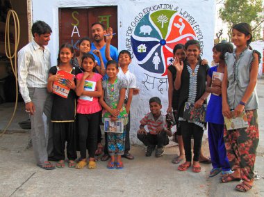 çocuklar için eğitim Jaipur, Hindistan merkezinde ziyaret