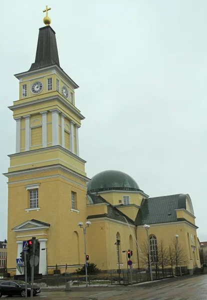 Catedral Evangélica Luterana situada en el centro de Oulu — Foto de Stock