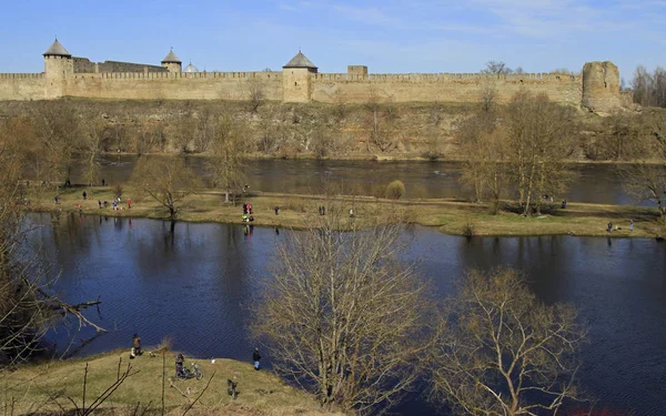 Fortaleza de Ivangorod en el río Narva en Rusia — Foto de Stock