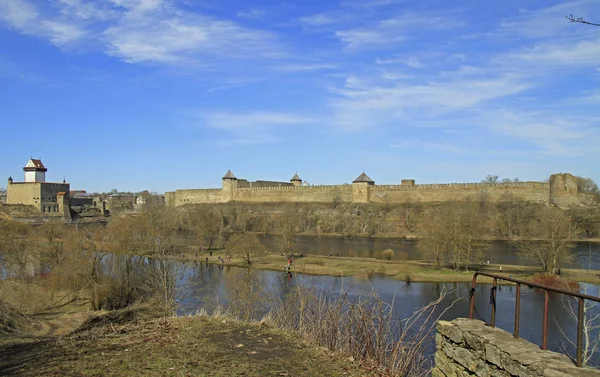 Річці Нарві на кордоні Росії, Естонії — стокове фото