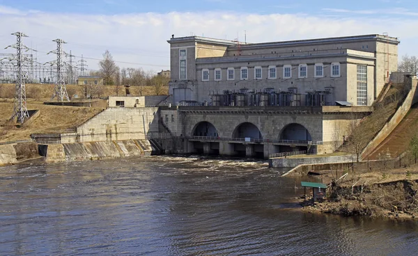 Vodní elektrárna na řece Narva — Stock fotografie