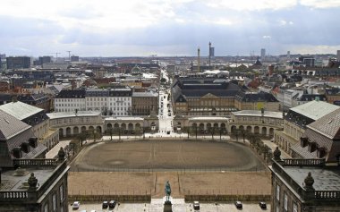 Binicilik yere Christiansborg Sarayı önünde karmaşık