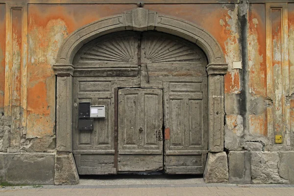Ancient door in the center of Eger — Stock Photo, Image
