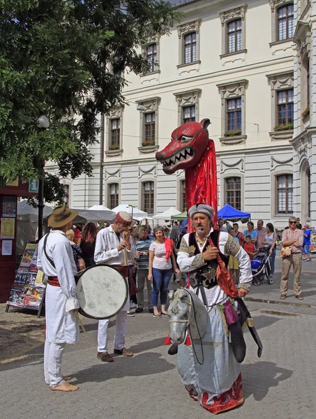 Straatvoorstellingen in duur van folk fest in Eger, Hongarije — Stockfoto