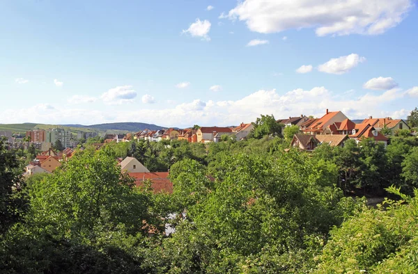 Het stadsbeeld van Hongaarse stad Eger — Stockfoto