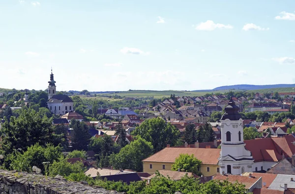 Il paesaggio urbano della città ungherese Eger — Foto Stock