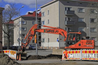 Ekskavatör Tampere toprağa kazma
