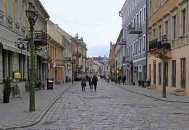 insanlar eski şehir, Kaunas tarafından Litvanya yürüyor