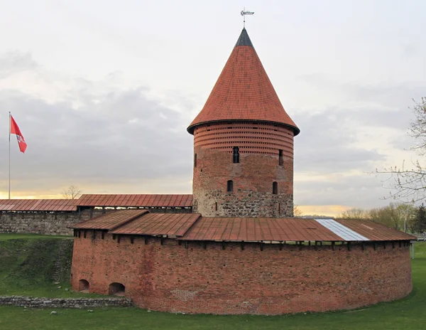 Eski kale ve kale Kaunas'deki / daki tek kalan Kulesi — Stok fotoğraf