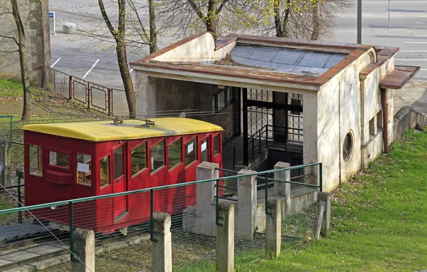 Фунікулер Aleksotas в Каунасі, Литва — стокове фото