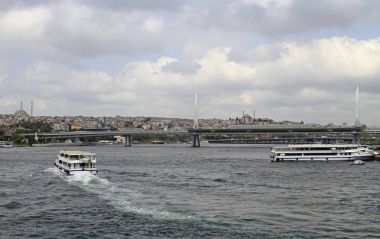 Haliç Istanbul'defne gemilerle