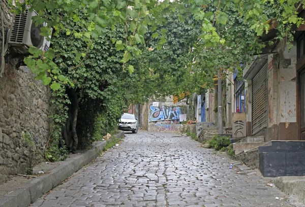 Landschaft Kopfsteinpflasterstraße im Zentrum von Istanbul — Stockfoto