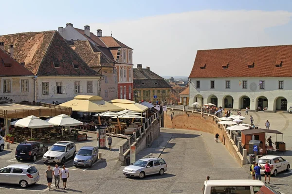 Malé náměstí na starém městě Sibiu — Stock fotografie