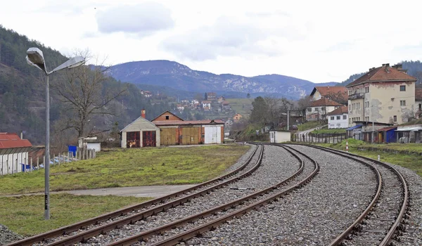 Järnvägen i staden Visegrad, Bosnien och Hercegovina — Stockfoto