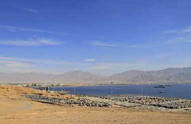 yeni araçların Eilat bağlantı noktası dizilmiş