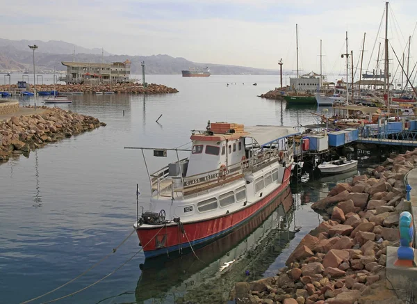 Sok hajó a part Eilat — Stock Fotó