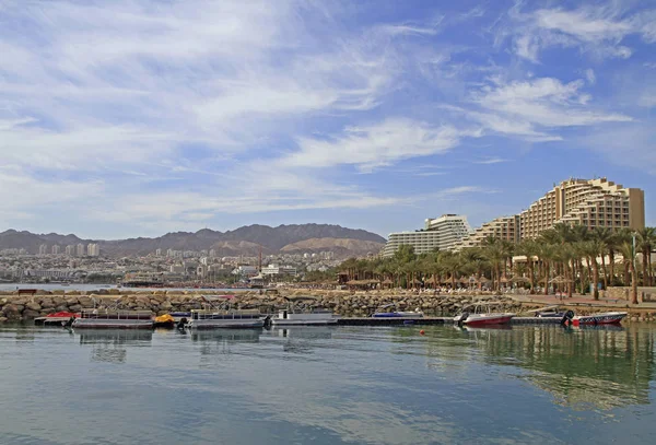 Coastline in city Eilat located on the Red sea — Stock Photo, Image