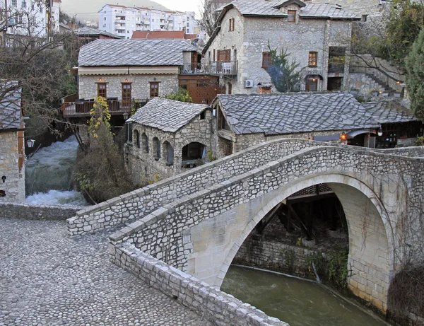 Кривой мост в Мостаре — стоковое фото