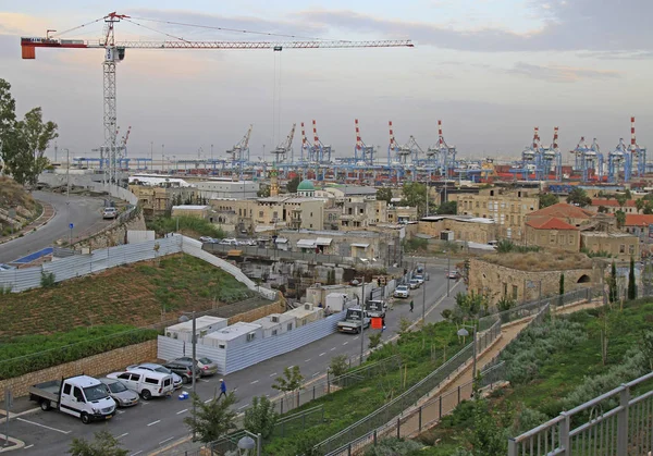 Stadsbilden i centrala delen av staden Haifa — Stockfoto