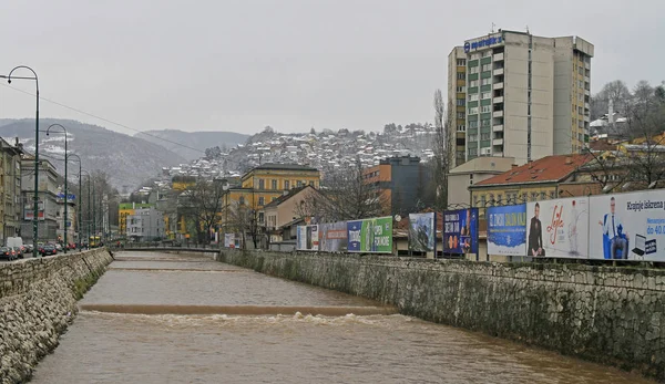 Городской пейзаж столицы Сараево, Боснии и Герцеговины — стоковое фото