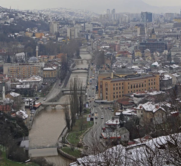 Stadsbilden i huvudstaden Sarajevo — Stockfoto